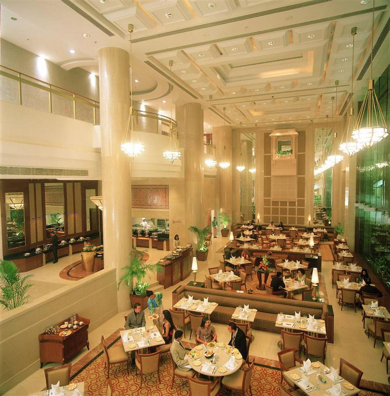 Sheraton New Delhi Hotel Restaurante foto